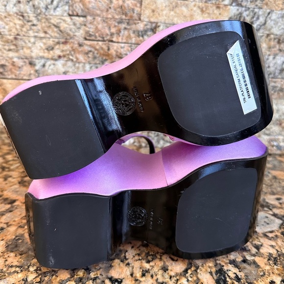 Versace
Triplatform 170mm platform sandals - Picture 13 of 16